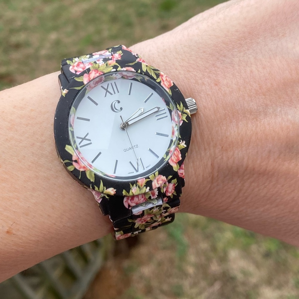 SOLD💲Black Floral rose link watch quartz large face Japan movement - Picture 1 of 9